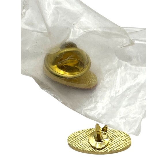(2) True Value Vintage Employee Lapel Pin Red & Gold Oval Shape Collectible A355 - Picture 2 of 4